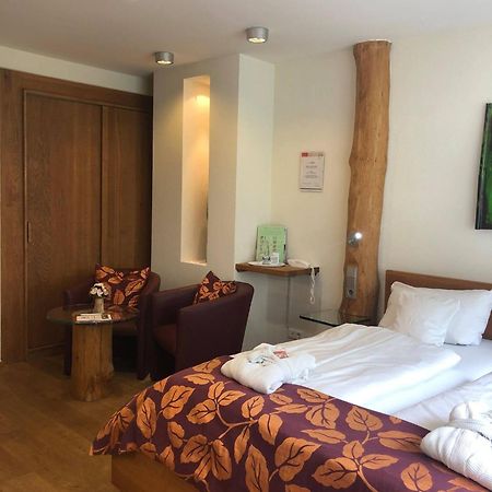 Holzschuhs Schwarzwaldhotel Байрсброн Экстерьер фото